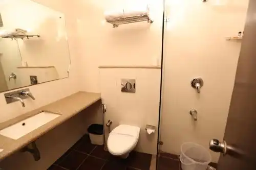 Empire Regency - A Luxury Hotel - 4