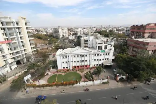 Empire Regency - A Luxury Hotel