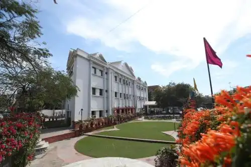 Empire Regency - A Luxury Hotel - 7