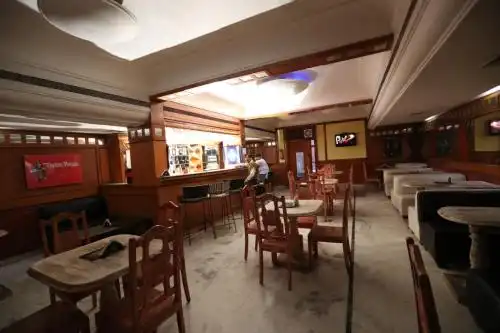 Empire Regency - A Luxury Hotel - 13