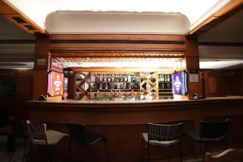 Empire Regency - A Luxury Hotel - 14