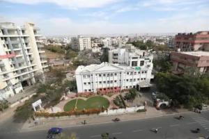 Hotel «Empire Regency - A Luxury Hotel»