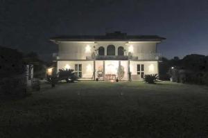 Мини-Отель «Casa Blanca», Латина
