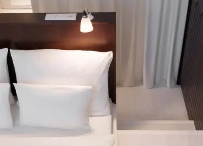 Ruby Louise Frankfurt - 56