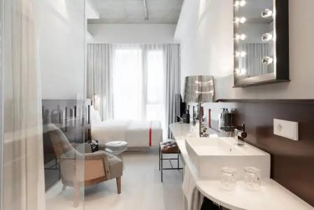 Ruby Louise Frankfurt - 32