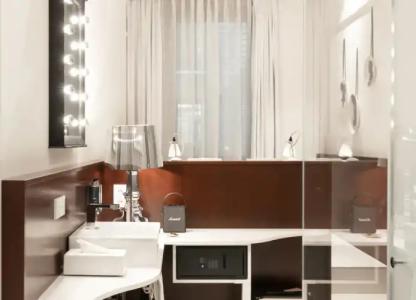 Ruby Louise Frankfurt - 58