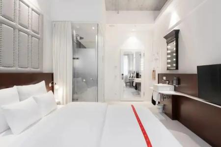 Ruby Louise Frankfurt - 17