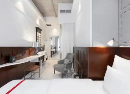 Ruby Louise Frankfurt - 41