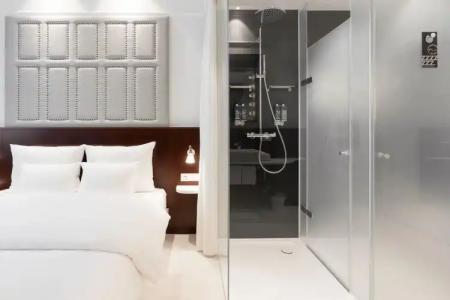 Ruby Louise Frankfurt - 20