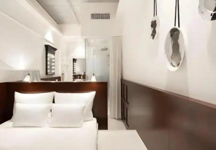 Ruby Louise Frankfurt - 14