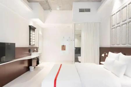 Ruby Louise Frankfurt - 16