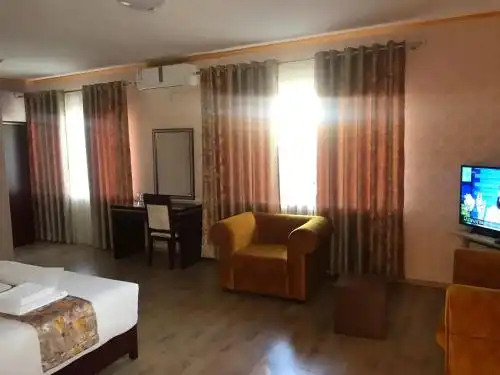 British Pogradec - 2