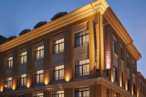 Artis Boutique Hotel, Сомбатхей