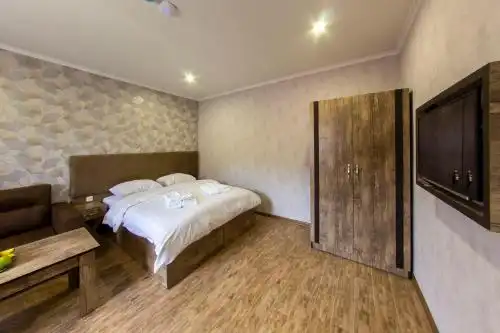 Tsaghkadzor Inn - 12
