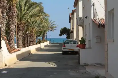 Spiros Seaside Holiday Home - 0
