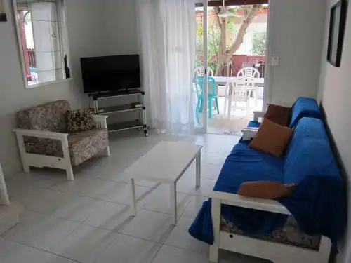 Spiros Seaside Holiday Home - 12