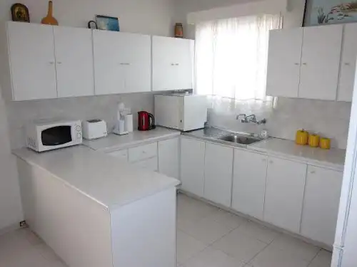 Spiros Seaside Holiday Home - 10