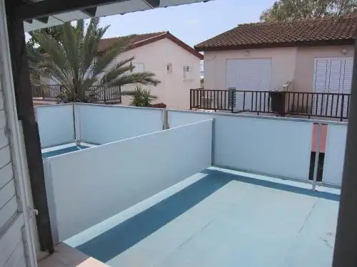Spiros Seaside Holiday Home - 8