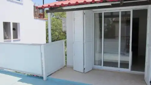 Spiros Seaside Holiday Home - 3