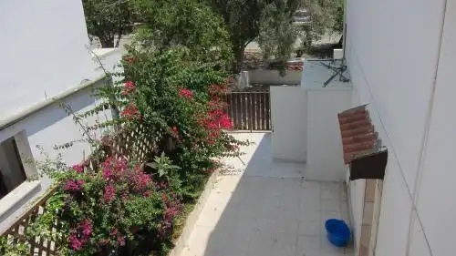 Spiros Seaside Holiday Home - 2