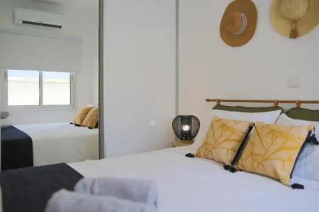 Phaedrus Living: Seaside Luxury Flat Lighthouse 68 - 0