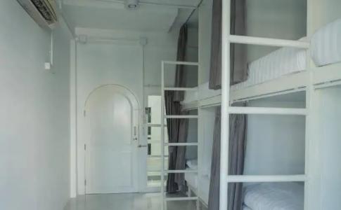 Young Money Hostel - 10