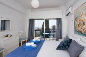 White Arches Sea View Apartment, Лимассол