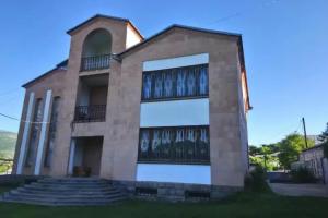 Luse Hostel, Иджеван