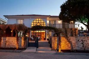 MaİSon Boheme Hotel, Илдыр
