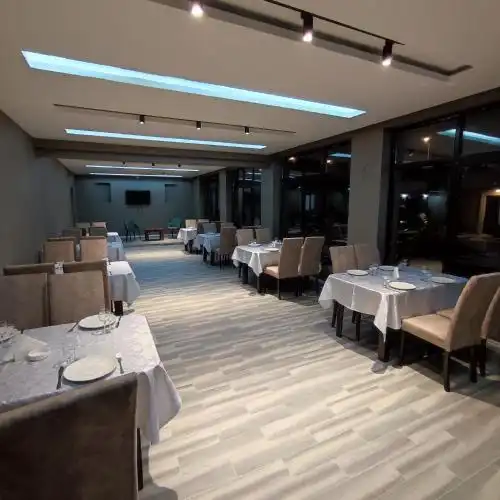 Everest and Restoran - 1