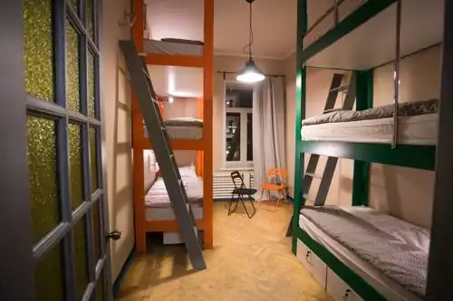 SubWay Hostel - 66