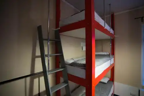 SubWay Hostel - 60