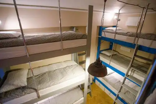 SubWay Hostel - 59