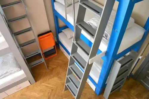 SubWay Hostel - 55