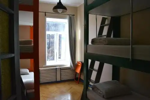 SubWay Hostel - 68