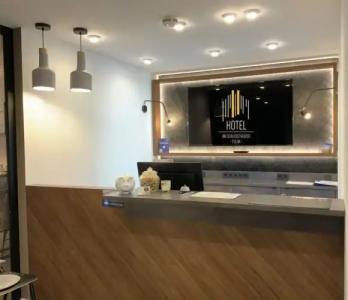 am Schlosstheater - 12