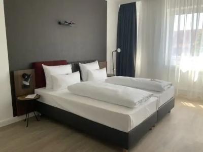 am Schlosstheater - 5