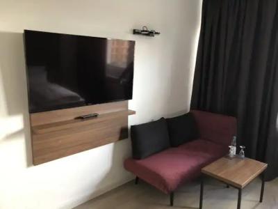 am Schlosstheater - 25