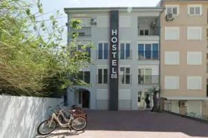 Hostel 88, Будва