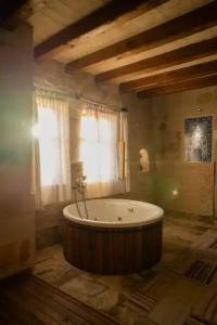 Seki Cave Suites - 74