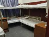 Кровать в общем 6-местном номере для мужчин и женщин