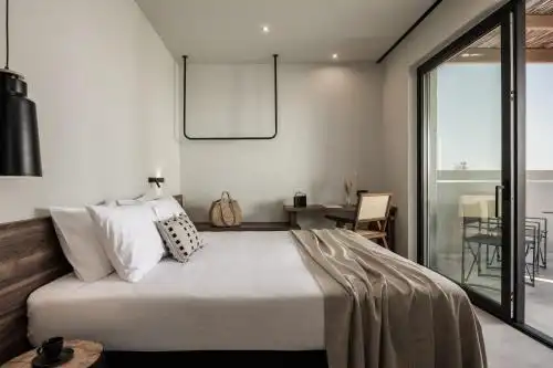 AKU Suites with private pools - 0