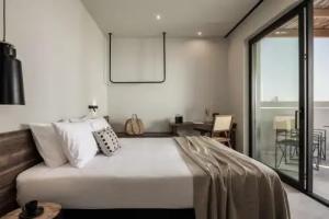 Мини-отель «AKU Suites with private pools», Сталида