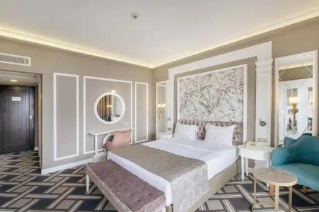 Utopia Resort & Residence - 41