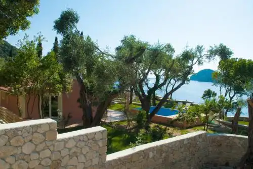 Blue Princess and Suites - 11