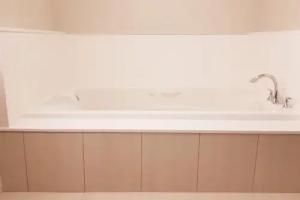 Апарт-отель «Holiday Inn Express and Suites, an IHG», Суррей