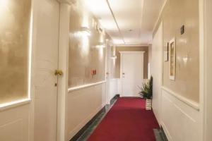 Hotel «San Pietro», Неаполь