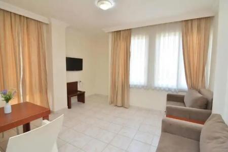 Rose Garden Apart - 102