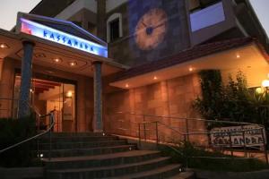 Kassandra Hotel, Лалисос