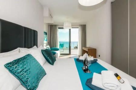 Turtle Beach House - 34